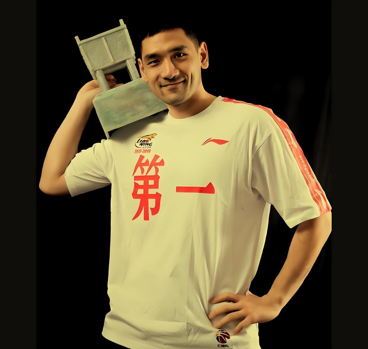 CBA状元向辽篮表忠心！姜宇星晒合照有深意,他能像钟诚一样幸运吗