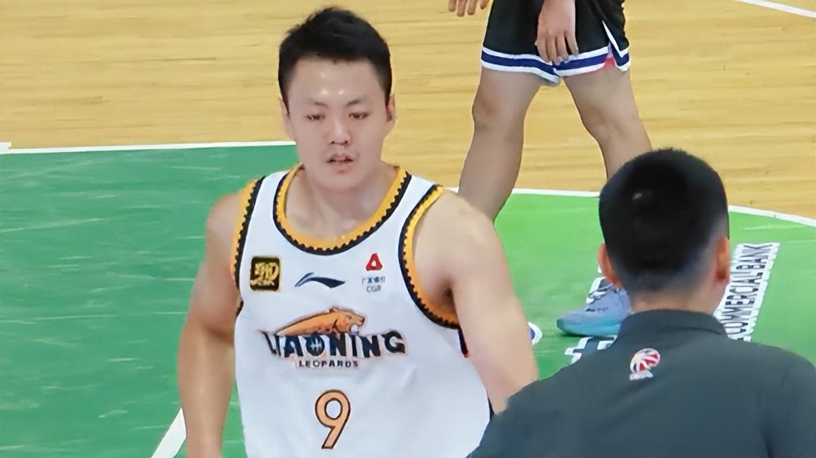 CBA状元向辽篮表忠心！姜宇星晒合照有深意,他能像钟诚一样幸运吗